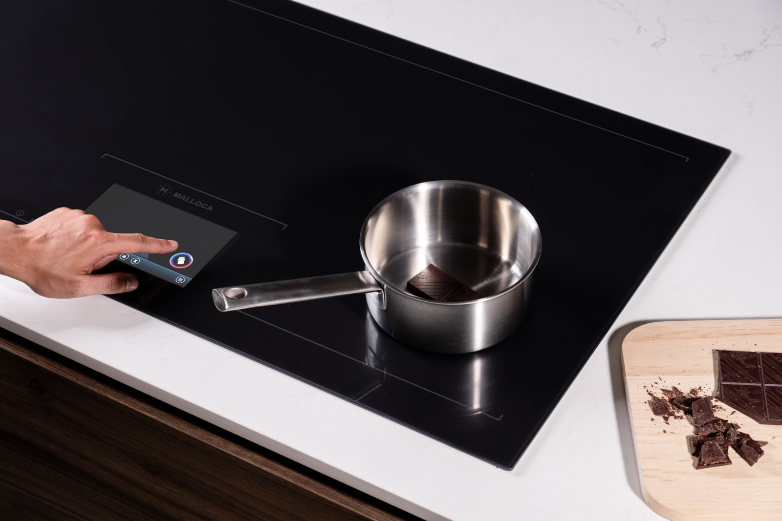 Bếp từ Malloca mang thiết kế châu Âu sang trọng