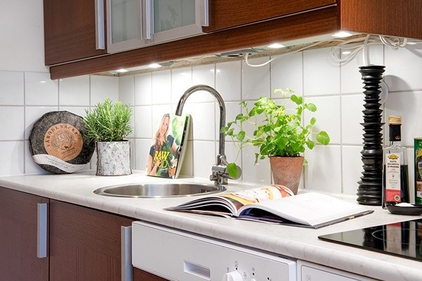 Bếp và chậu rửa không để quá gần, khoảng cách hợp lý nhất nên để cách nhau tối thiểu 50-60cm
